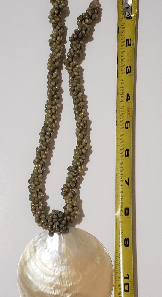 Shell Necklace - Picture 5 of 5